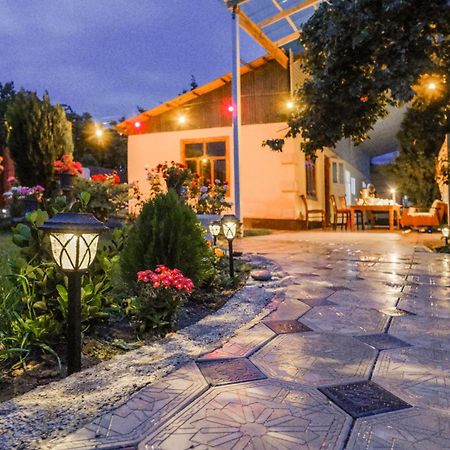 Geshouseaselbarskoon Hotel Bagian luar foto
