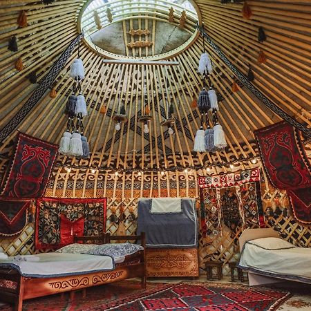 Geshouseaselbarskoon Hotel Bagian luar foto