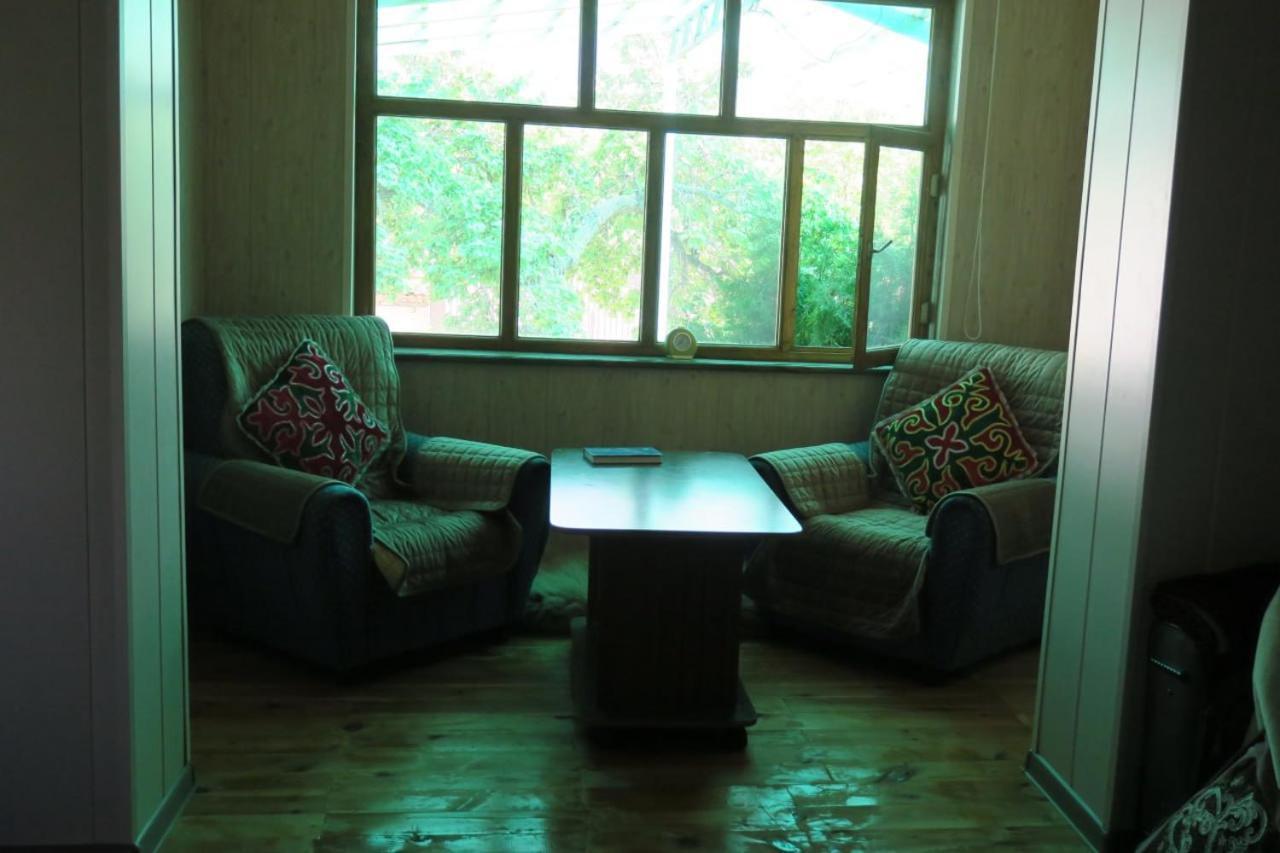 Geshouseaselbarskoon Hotel Bagian luar foto