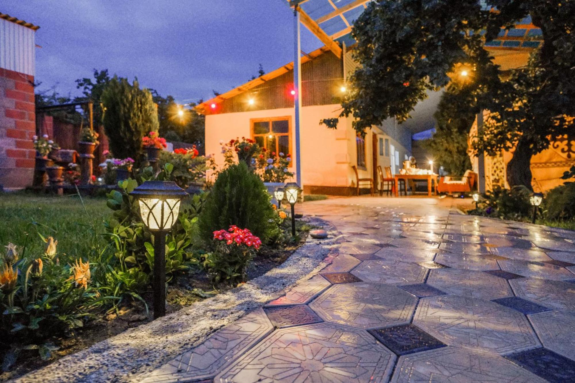 Geshouseaselbarskoon Hotel Bagian luar foto